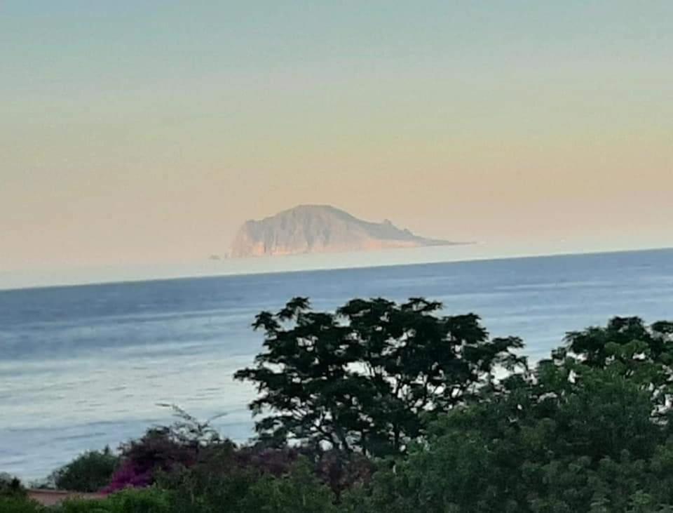 Villa Insolia Santa Marina Salina Værelse billede