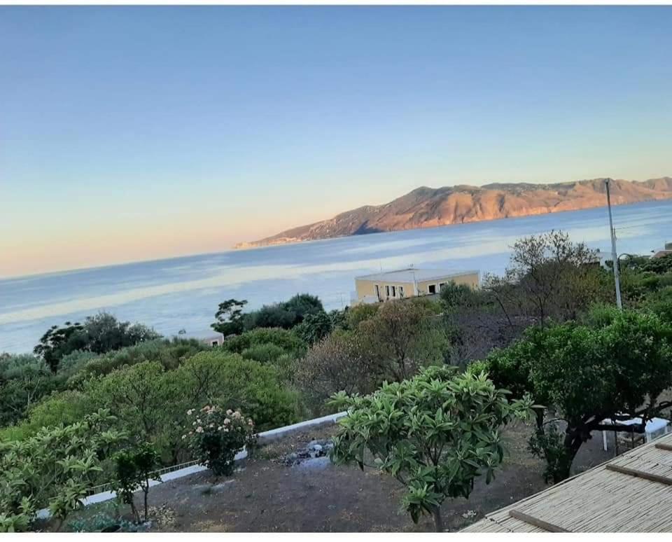 Villa Insolia Santa Marina Salina Værelse billede